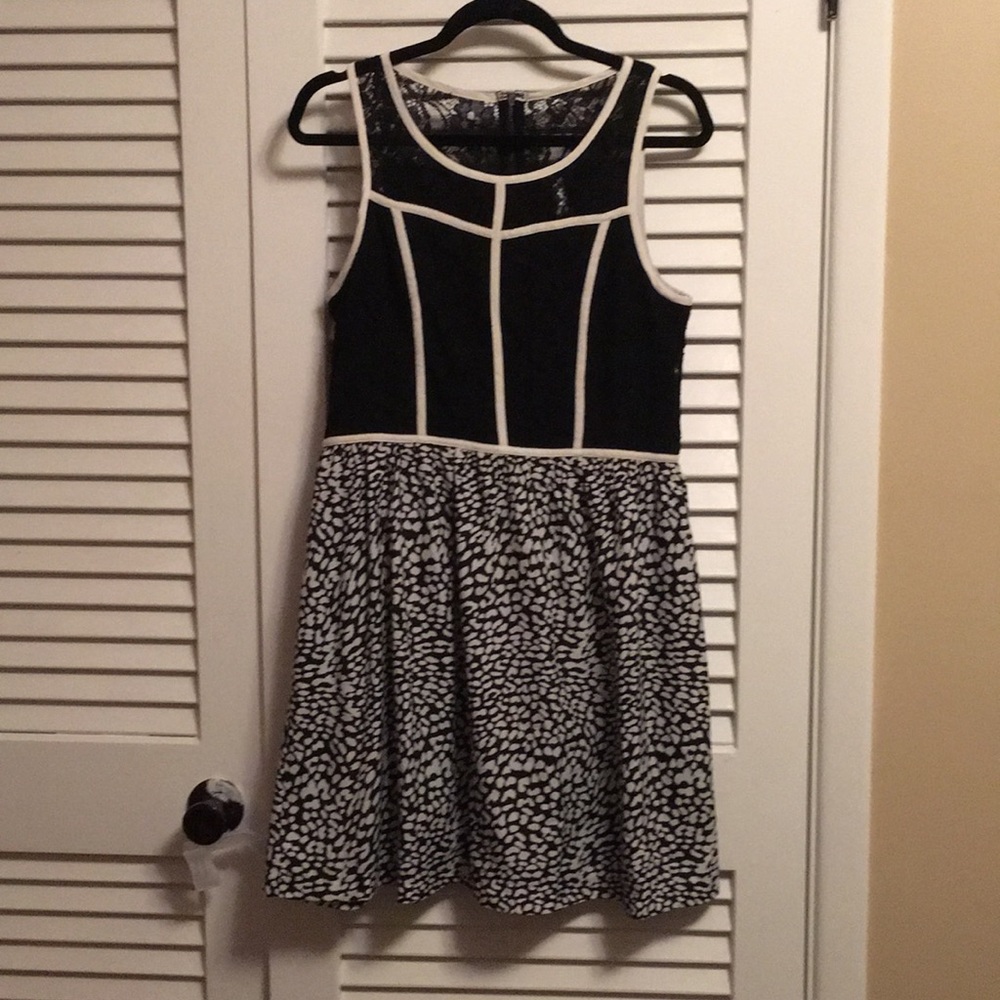 Kensie Dress Size M